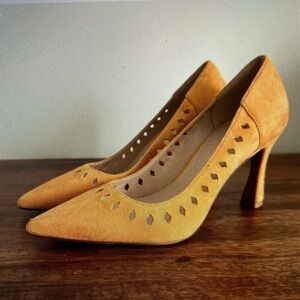 Elegant Tan Women's Heels